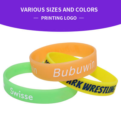 Personalisierte gedruckte Silikon-Armbänder kundenspezifisches Logo Farbenarmbänder