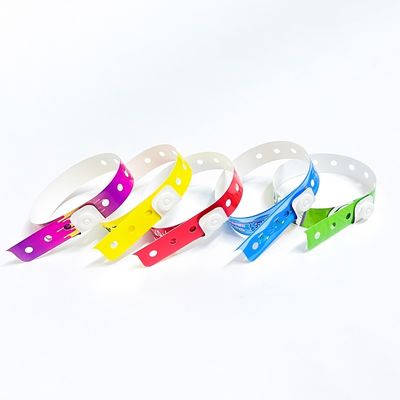 Wasserdichte PVC-Armbänder in verschiedenen Farben für Werbeaktionen
