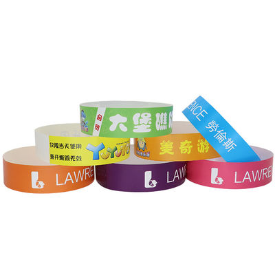Großhandel kundenspezifische PP Papier Veranstaltung Armbänder mit Logo Muster Wort Barcode Werbegeschenk Armband