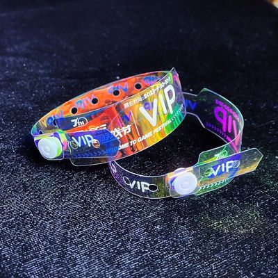 Lieferant Großhandel Wasserdicht Glanz Armband Custom Wörter Party Geschenk Park Veranstaltung Glitter Transparent Laser PVC Armband