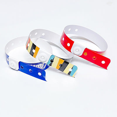 Custom Promotion Geschenk Artikel Armbänder Logo Vinyl PVC Ein-Schicht wasserdicht Farbiges Papier Armband
