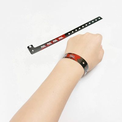 Custom Logo Werbeartikel Armbänder Vinyl Eine Schicht PVC wasserdicht Farbig mit Barcode