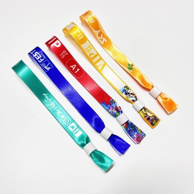 Anpassung Logo Polyester Gewebtes Tuch Armbänder Konzert Promotion Veranstaltungen Geschenk Einstellbare Länge