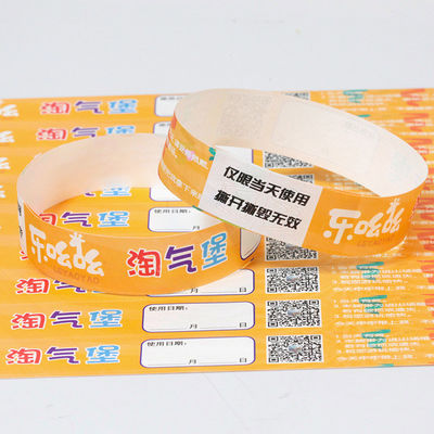 Fabrikveranstaltungen Papier-Armband mit Barcode Nummernwasserdicht Pool Veranstaltung Identifizierung Zulassung Tyvek Armbänder