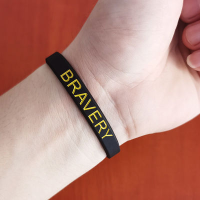Werksslogan Wachwort Druck Erwachsene Armbänder Maßgeschneiderte Geschäftsveranstaltung Souvenir Geschenk Silicone Armbänder