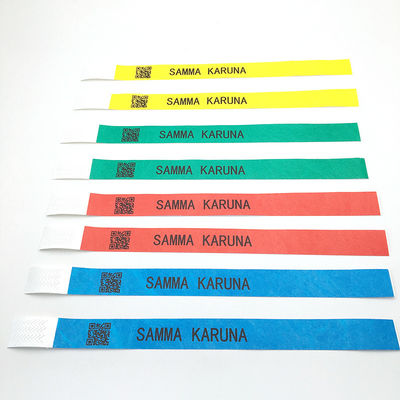 Custom Logo Tyvek Armbänder Vollfarbdruck Papier Armband für Pool wasserdicht