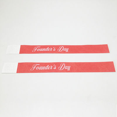 Custom Logo Sequentielle Nummerierung Codierung Tyvek Armbänder Pool wasserdicht Vollfarbdruck Tyvek Armband Armband